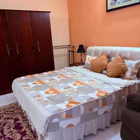 Resident View Homestay Канди Экстерьер фото