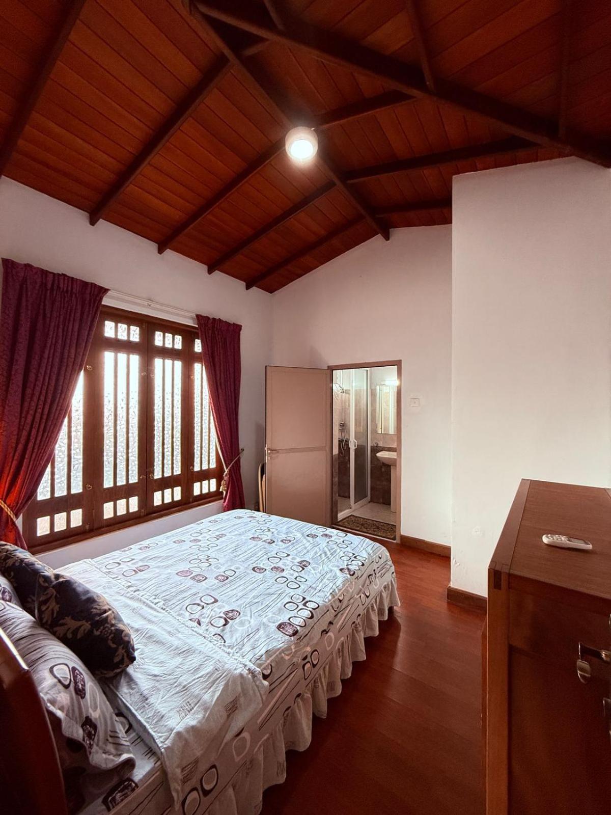 Resident View Homestay Канди Экстерьер фото