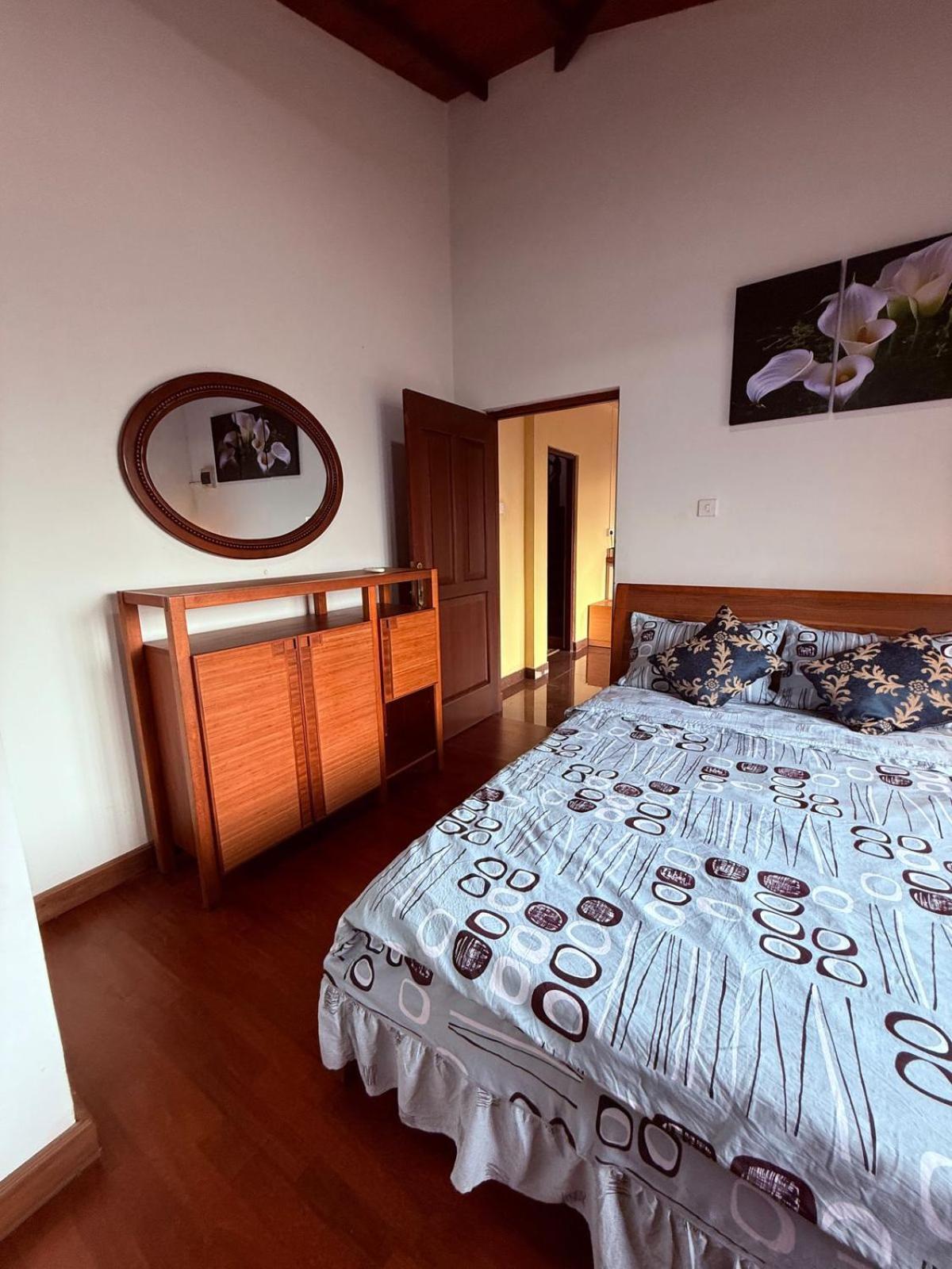 Resident View Homestay Канди Экстерьер фото