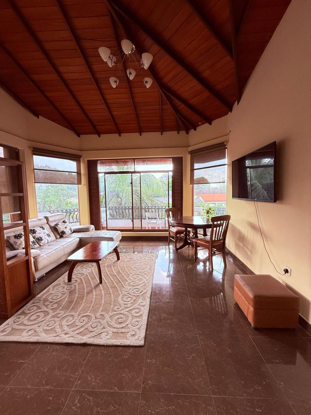 Resident View Homestay Канди Экстерьер фото