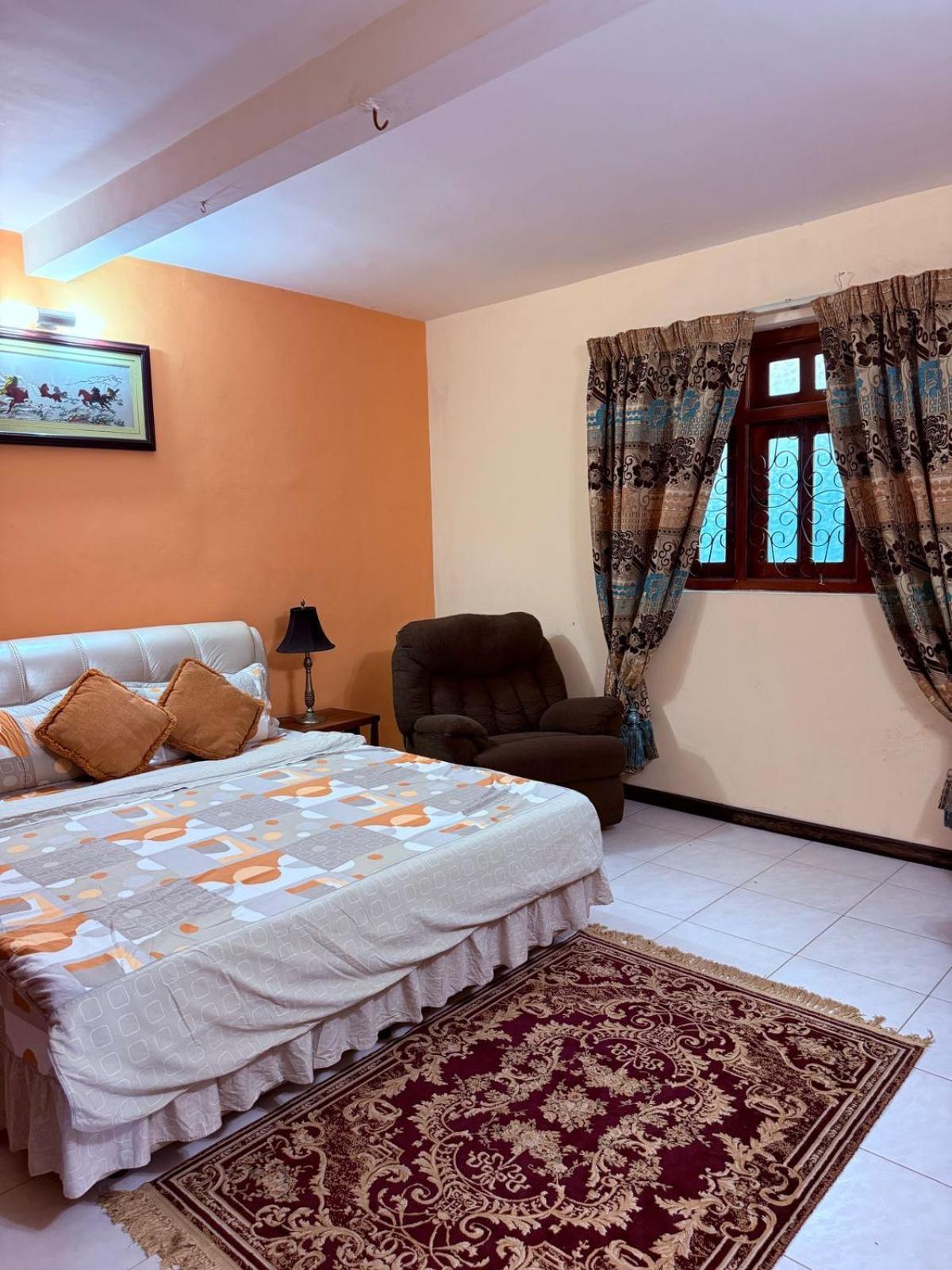 Resident View Homestay Канди Экстерьер фото