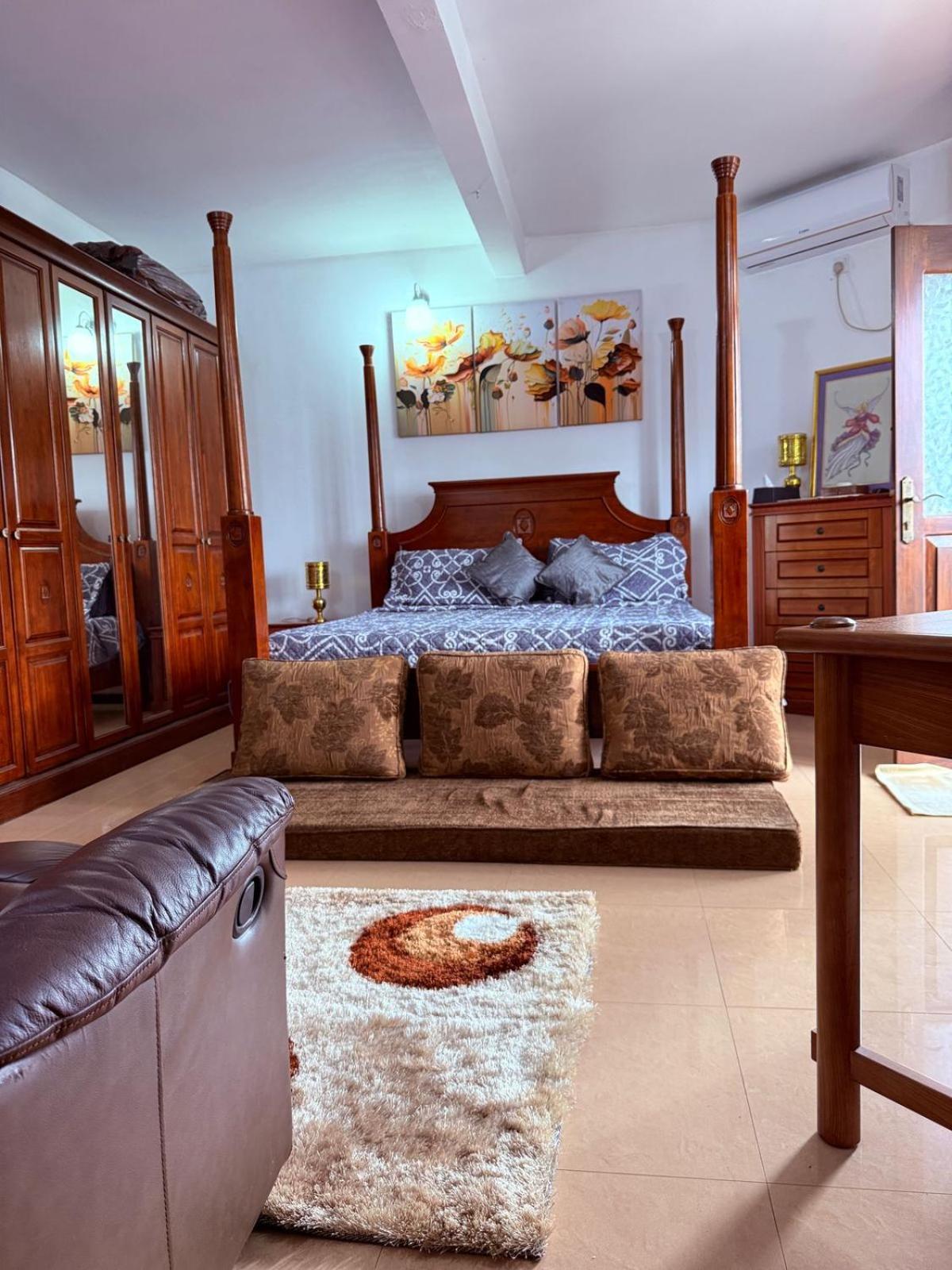 Resident View Homestay Канди Экстерьер фото